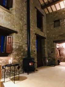 Rustikales Steinhaus mit einem modernen Touch - Image 3