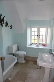 Casa de 400 años de antigüedad se encuentra en el encantador pueblo de West Down en North Devon - Image 5