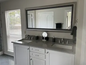 New mod container w/12-foot deck, hot tub, 360 amazing views, BOGO wine tasting - Image 3