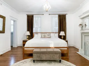 Mill Haus - Heated Swimming Pool, Hot Tub, Dog Friendly, Downtown - Image 3