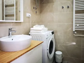 Central 2 Bedroom Suite 64 sq m in 5 Minutes Walk to Main Square - Image 5