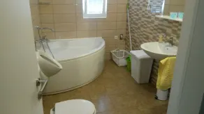 Apartamento para dos personas con terraza y vista al mar Povlja, Brac (A-12352-a) - Image 2