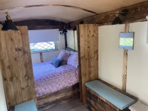 Modern Shepherd's Hut at St Anne's - Image 3