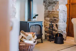 AROSFA, pet friendly, luxury holiday cottage in Trelawnyd - Image 3