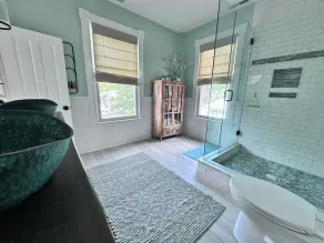 Renovated Gem: Walk to Beach, Historic District Shops, Restaurants, Central Park - Image 3