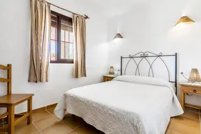 Casa Vacacional 'El Olivo' con Piscina Compartida, Terraza Privada y Wi-Fi - Image 3