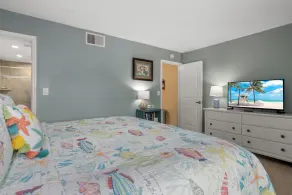 Cute one bedroom condo. walk to the beach and st Armand circle - Image 4