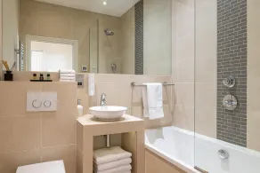 New luxury apartment 5 min walk to the Royal Crescent/centre. Ideal for families - Image 3