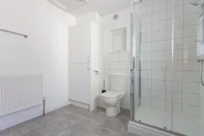 Platform Stadium Apartment - Image 4