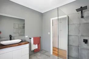Modern and Stylish 3Bed 2Bath home Townsville - Image 3