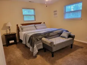 Stock Cottage Cozy 2 BR, 2 Bath House next to Biology Trails and SAU - Image 3