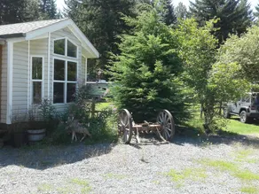 Overnighter<br>  Perfect location to relax after a day of hiking Mt Rainier. - Image 5