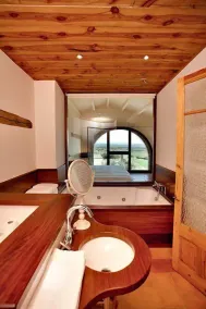 Mas Carabassa - Spacious, rural villa with indoor + outdoor pool, tennis & more - Image 4