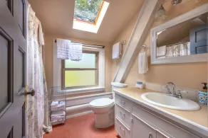 Cabane avec jacuzzi, barbecue et terrasse - Image 3
