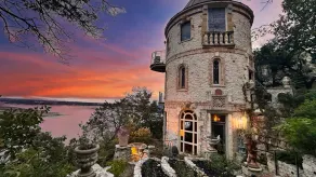 Top apartment #3 of the Castle ~ Sunsets & views high above Lake Travis! - Image 5