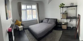 Modern four bedroom semi-detached house with off street parking 8 min drive to Wembley stadium, 5 miles to Central London - Image 5
