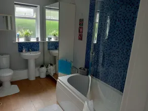 Beautiful and Secluded ,detached Garden Apartment - Image 2