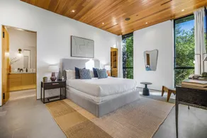 Oak Pass Manor - Image 2