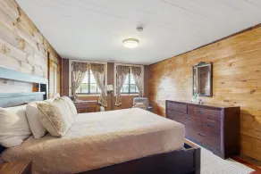 Quintessential lakefront home with woodstove, beach access, dock & washer/dryer - Image 5