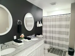 Modern Home, Sleeps 10, Near Downtown and VU, over 2000 sqft - Image 4