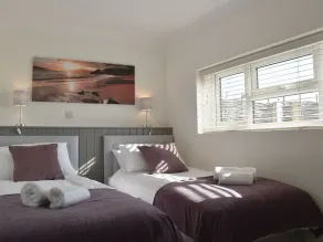 2 bedroom accommodation in Cowbeech, near Hailsham - Image 4