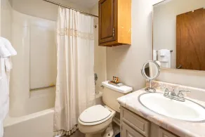 Near Hospitals | P&G | 3 TVs | King 🛏 | PetsOK🐩 - Image 4