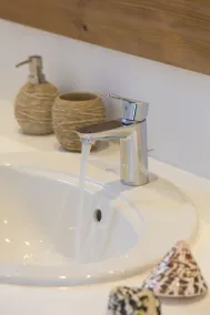 All White Washed LuxuryVilla,Perfect Location,Deluxe Extra Space,Impressive View - Image 2