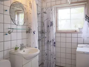 6 person holiday home in Dronningmølle - Image 2