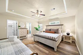 Livingston Landing: Pool, Games & Lake Views - Image 2