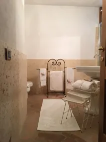 Enchanting Private Villa in Chianti Rolling Hills:Free WiFi,AC,Garden,Pool,View! - Image 3