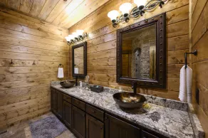 Cabine de luxe 5 étoiles ALL SPRUCED UP pour 18 personnes avec des équipements de luxe! - Image 2