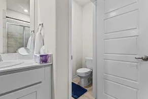 Single-Level Crew Stay | 3BR Near Aubrey Projects - Image 5