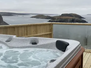 The Puffin Burrow/Luxury Suite with Salt water Hot tub & Ocean views - Image 5