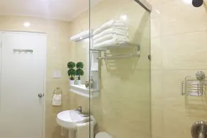 Palm Beach New Modern Suite Steps Away From the Beach & Marriott Hotel - Image 3