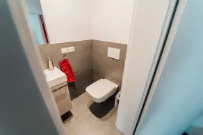 Stylish 60m2 apartment with garden & parking space in the heart of Deidesheim - Image 3
