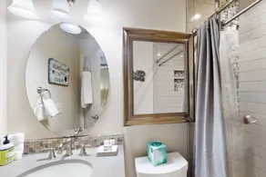 Luxe dog-friendly condo with river views - Walk to slopes - Image 4