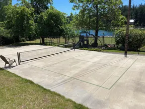Beach house on the bay with pickleball court - Image 2