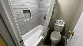 New American Inn and Suites  - Image 3