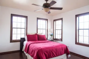 Beautiful Home in Museum District minutes from Downtown - Image 5