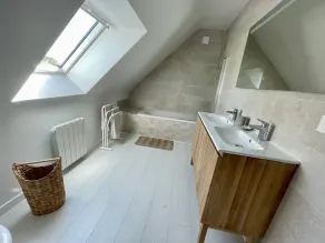 Maison Chaleureuse Avec Jacuzzi - Image 2