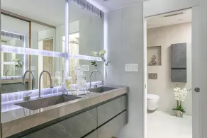 Luxurious  modern 5 stars townhouse  in the heart of Weho - Image 4