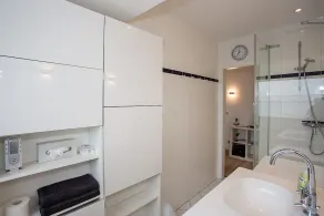 open-plan and bright gallery apartment on the 1st and 2nd floor - Image 3