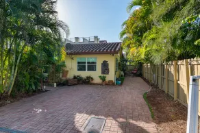 \"Reset your Vibe\" 1 BR - Only Steps From the Beach - Image 4