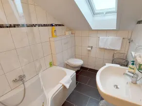 Apartamento -33- cozinha nova (60 m²), ampla varanda, 2 quartos, 2 banheiros, 1 sala, WiFi - Image 4