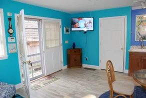Walk to Downtown Mystic Premiere Carriage House Spacious Loft Apt—Very Private - Image 2
