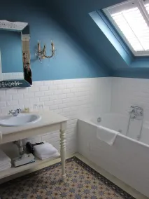 Spacious villa with 6 beautifully decorated bedrooms set in 80 acres of parkland - Image 5