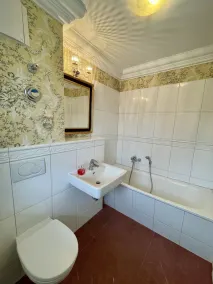 2 bedroom luxury apartment on the Kurpark near the beach with 2 balconies, 3 x TV, WiFi - Image 3