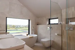 Black Pearl - a luxurious new home in Bosham, 20 mins from Goodwood - Image 4