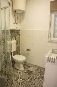 Cosy, modern, mediterranean apartment with seaview only 30 meters from the beach - Image 3