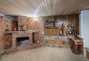 House with Terrace and Wine cellar - Image 2